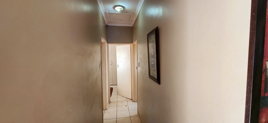 2 Bedroom Property for Sale in Oos Einde North West